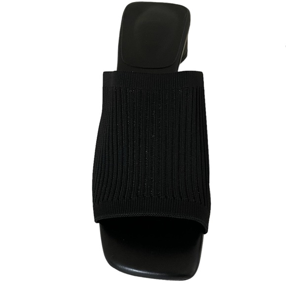 TIJN Sandals, NWOT - Size 6 - Picture 3 of 4